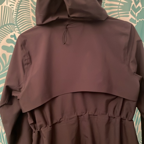 Lululemon Raincoat - Picture 2 of 8